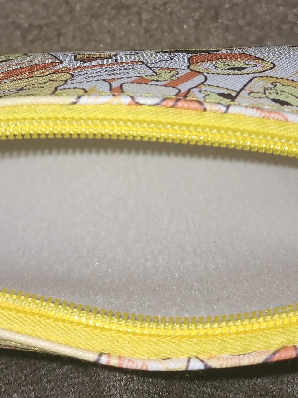 Cosmetic Case Sanrio Pompompurin Printed - Yellow & Orange $16 NIP - Picture 4 of 4